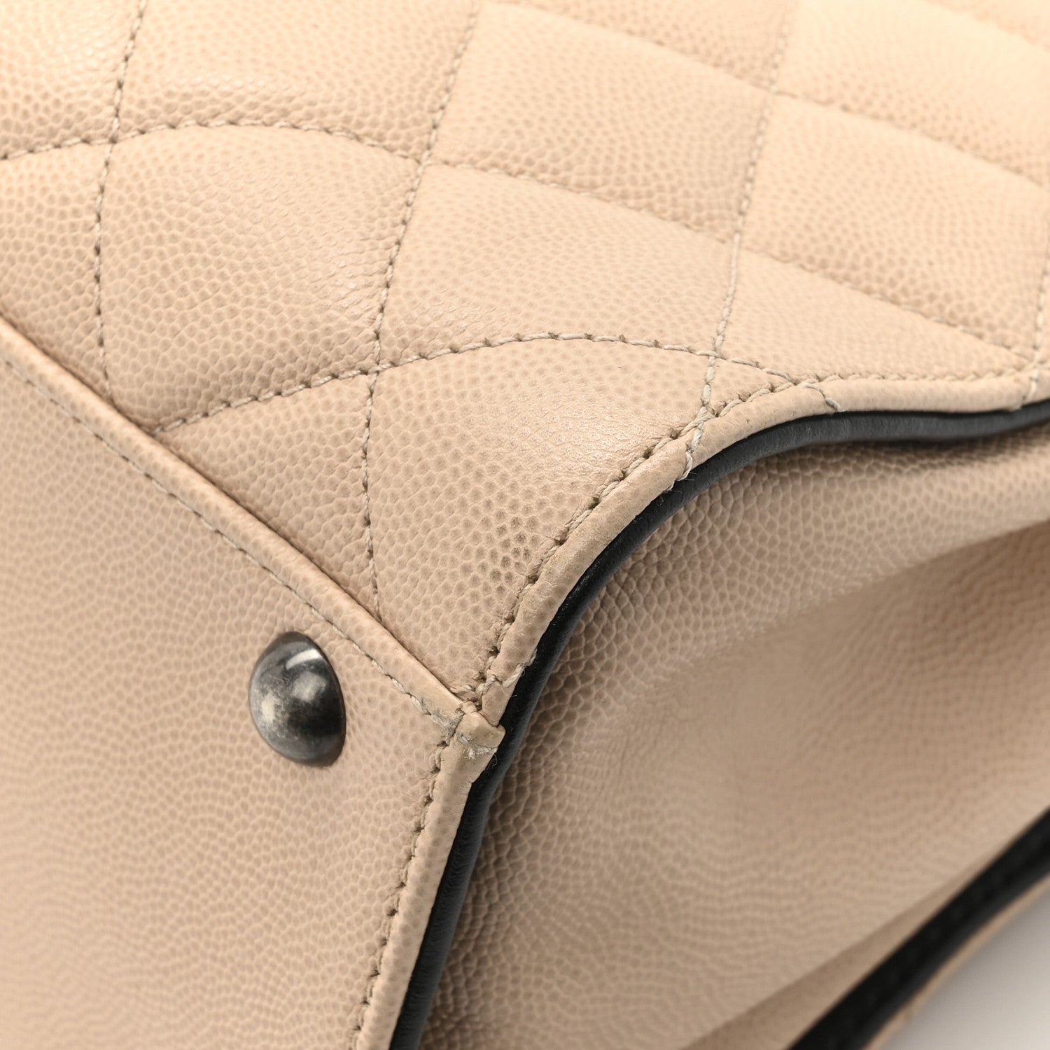 Caviar Quilted Medium CC Bucket Bag Beige