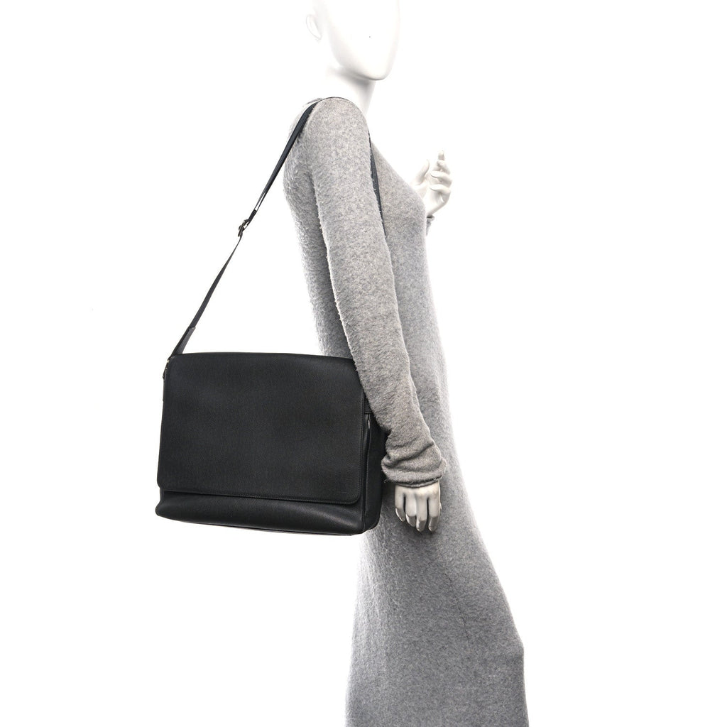 Taiga Roman GM Messenger Black
