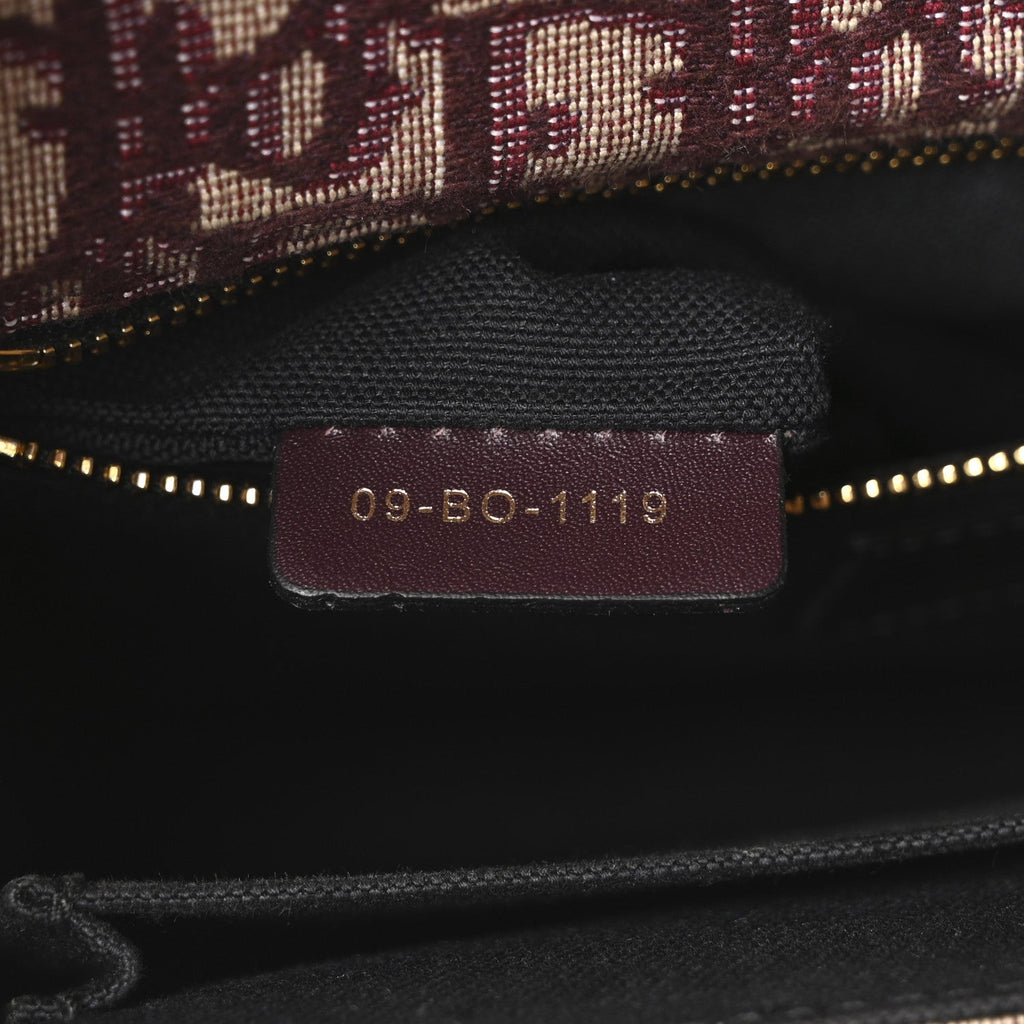 Oblique 30 Montaigne Flap Bag Burgundy