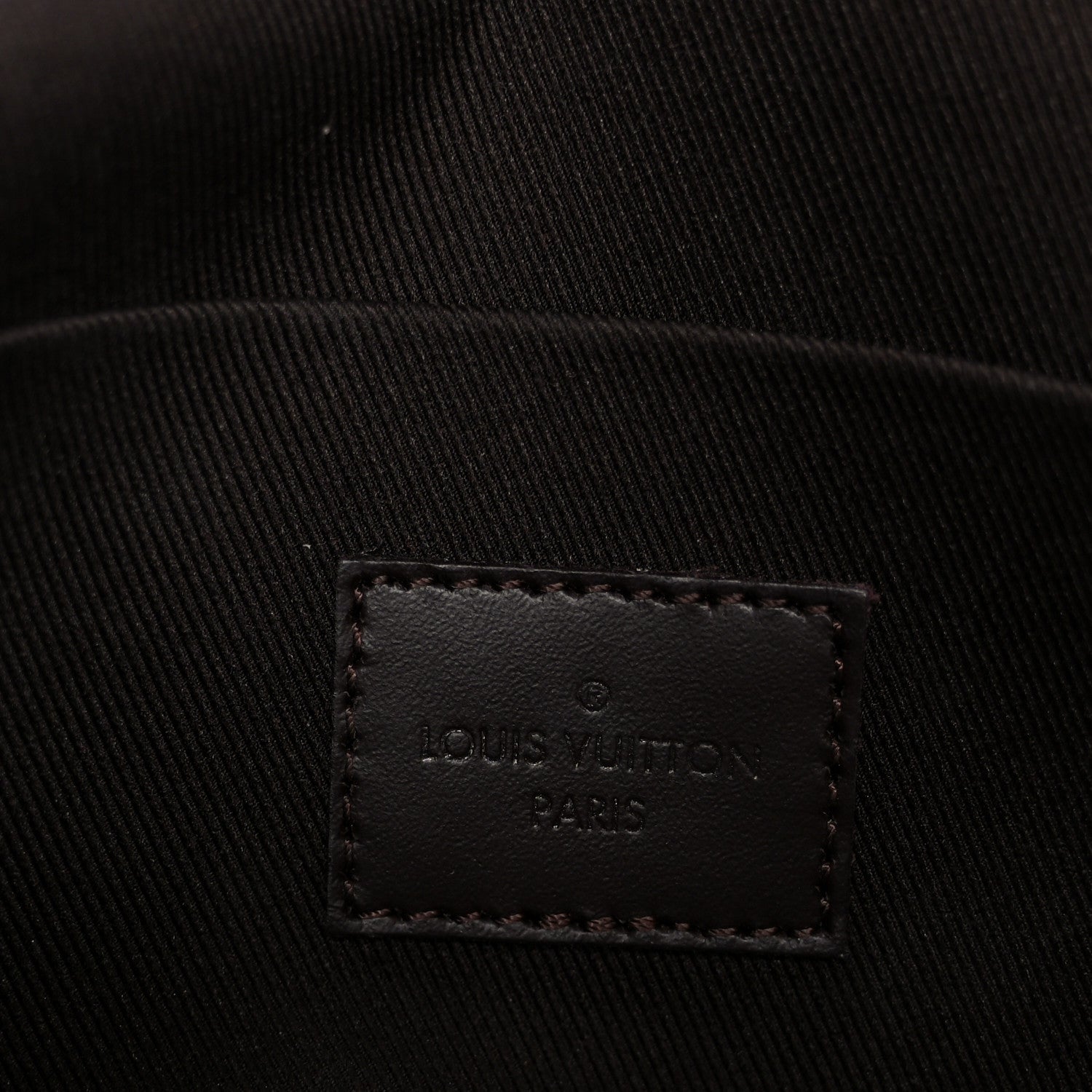 Vernis Pochette Felicie Chain Wallet Amarante