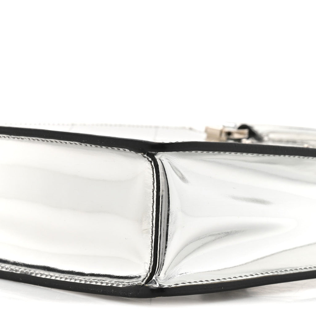 Spazzolato Metal Triangle Logo Triangle Patterned Small Double Handle Crossbody Tote Argento