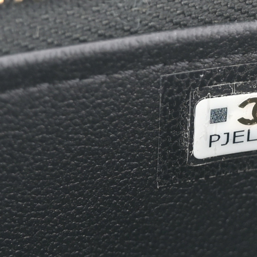 Lambskin Quilted Pick Me Up Vanity Case Black