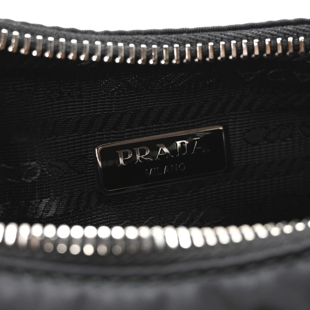 Re-Nylon Saffiano Re-Edition 2005 Shoulder Bag Black