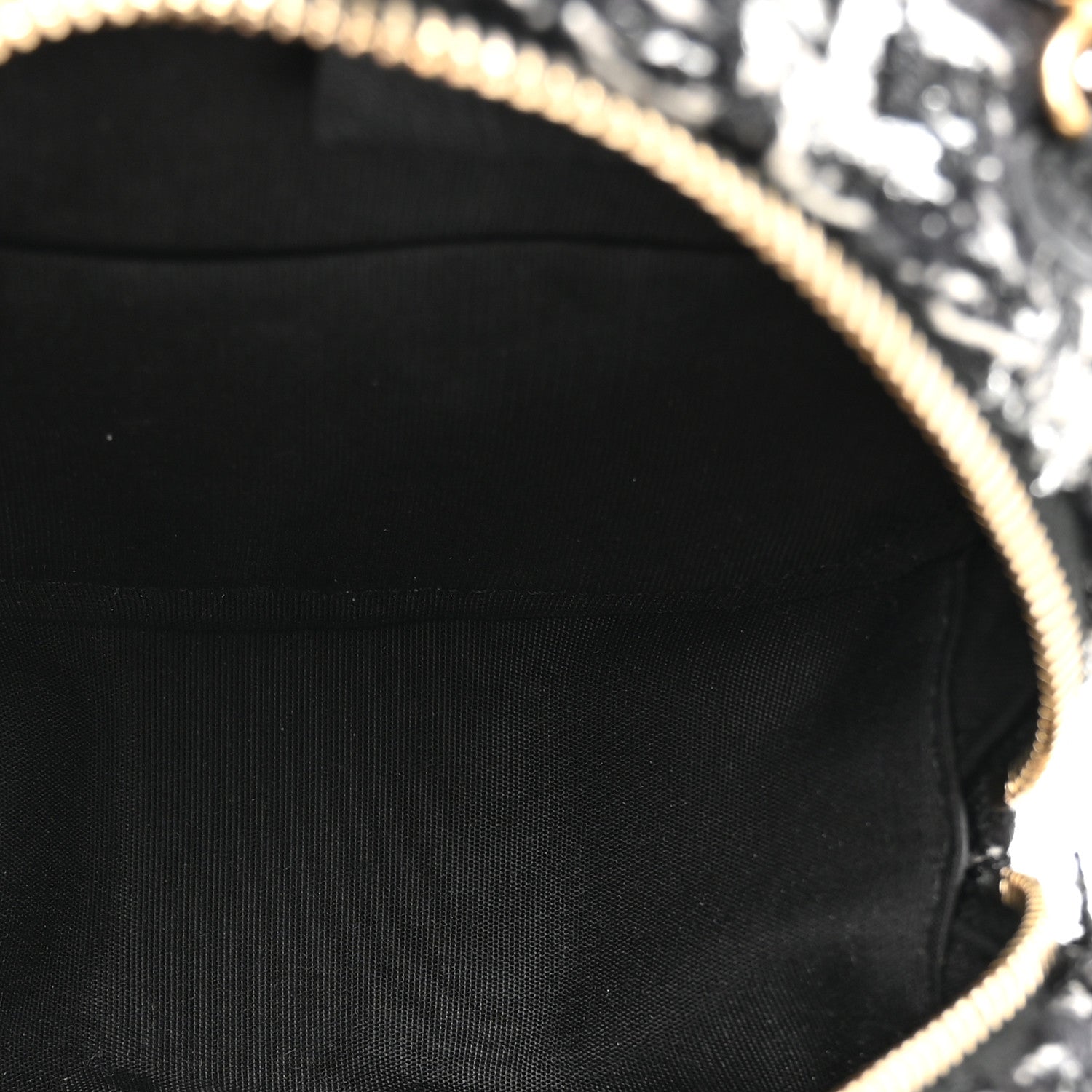 Tweed Quilted 19 Round Clutch With Chain Black White