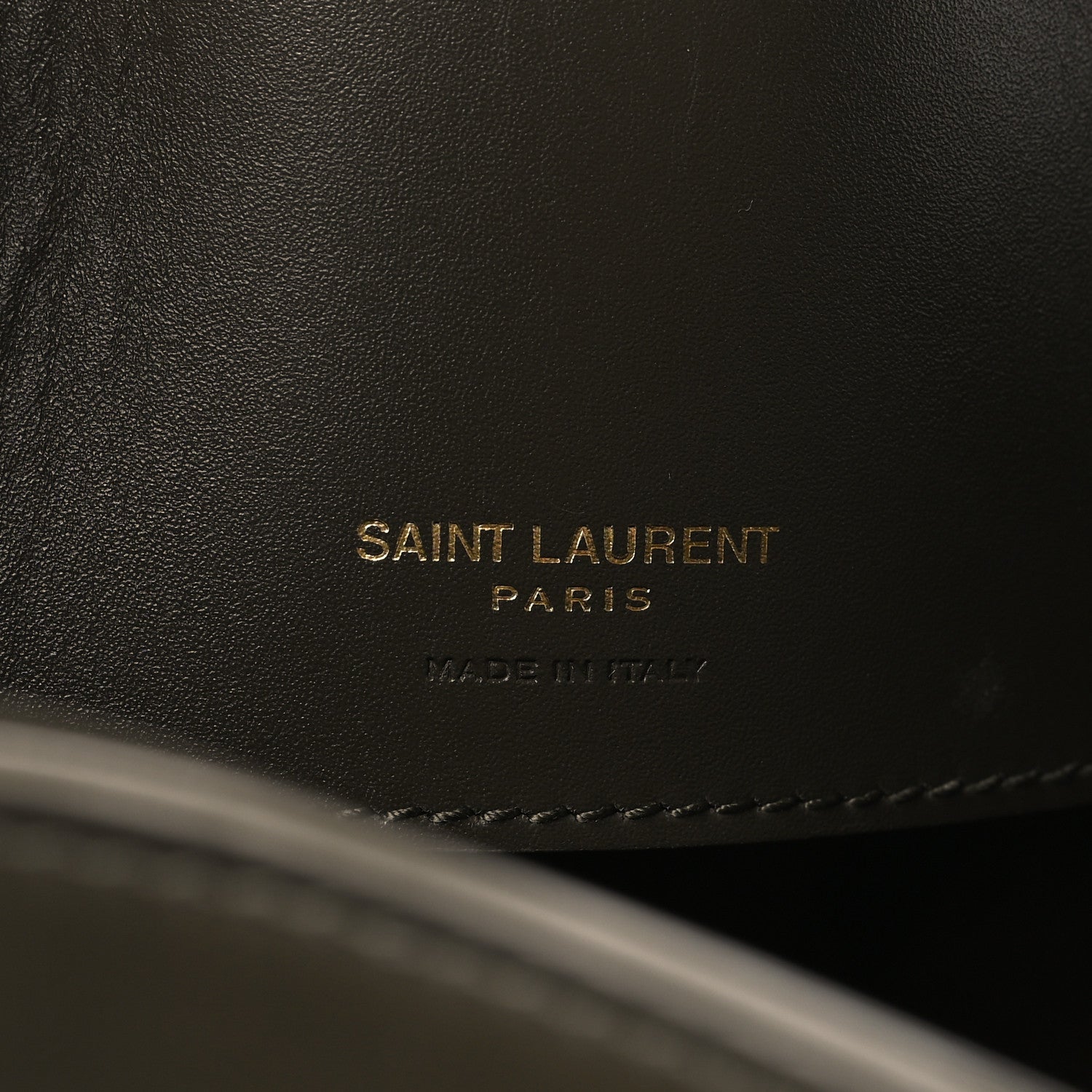 Shiny Calfskin Le 37 Bucket Bag Deep Musk
