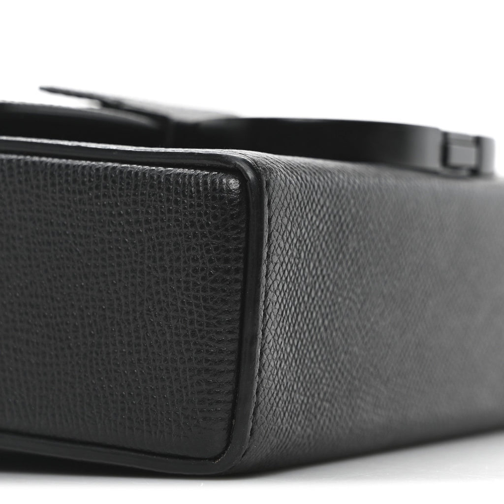 Ultra Matte Grained Calfskin 30 Montaigne Box Bag Black