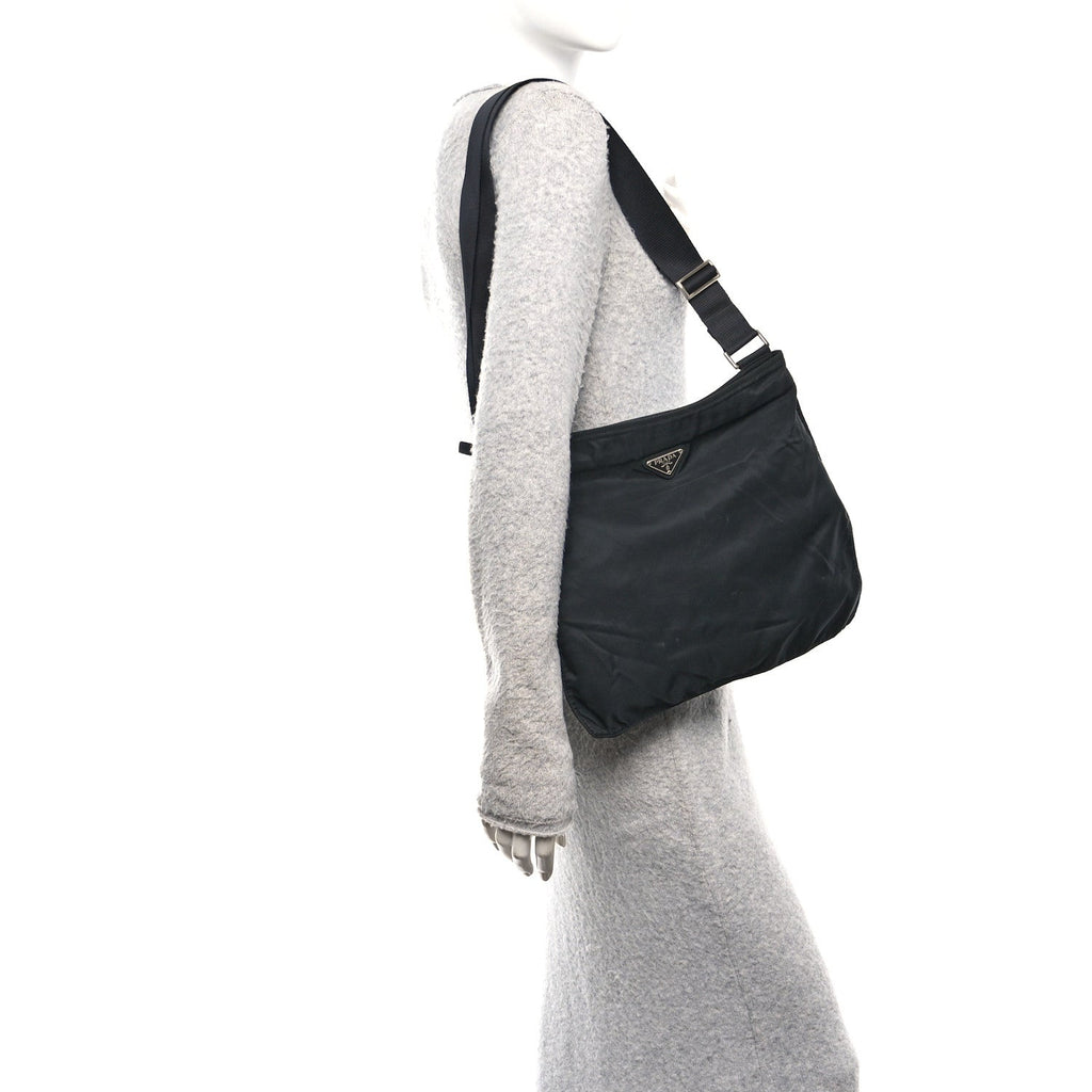 Nylon Flat Messenger Bag Black