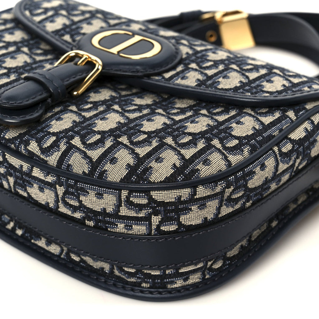 Oblique Medium Bobby Flap Blue