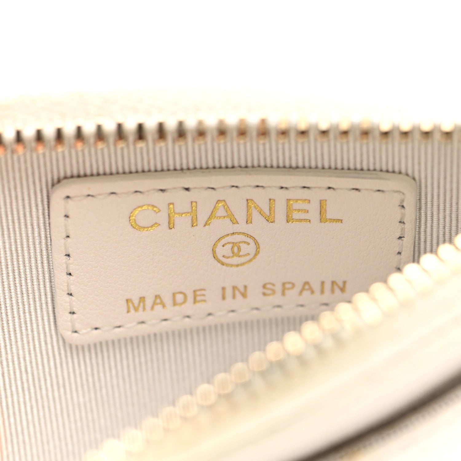 Caviar Quilted CC Zip  Holder White
