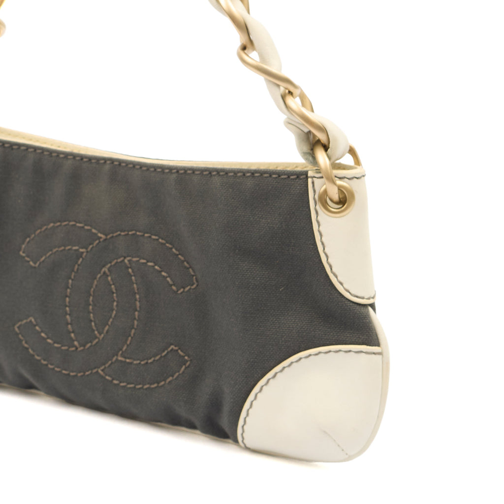 Chanel Shoulder Bag Vintage Shoulder Bag in Grey, Fabric