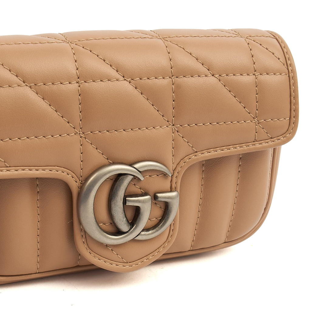 Gucci Mini Bag Marmont Shoulder Flap Bag - Super Mini in Neutral, Leather