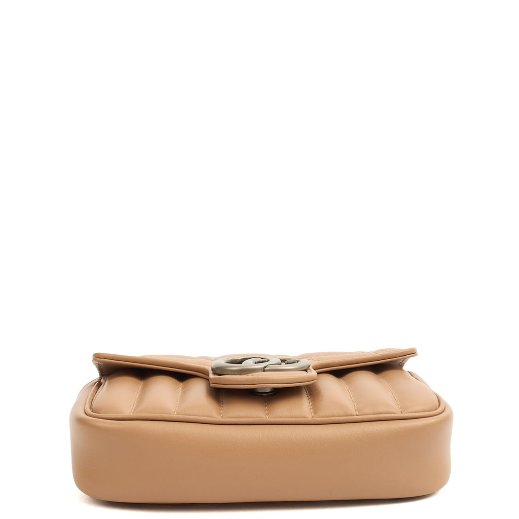 Gucci Mini Bag Marmont Shoulder Flap Bag - Super Mini in Neutral, Leather