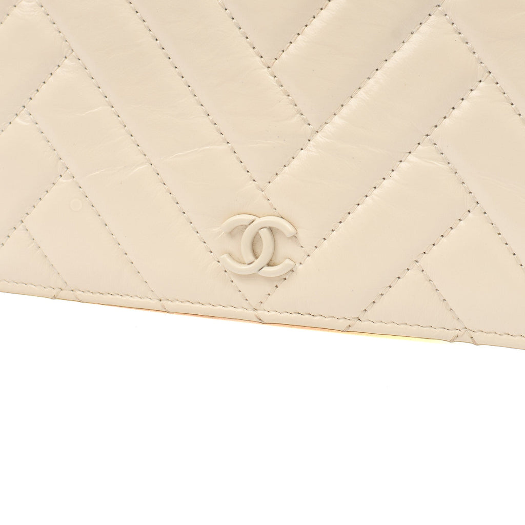 Chanel Cross Body Wallet on Chain in White, Crinkled Calfskin Leather