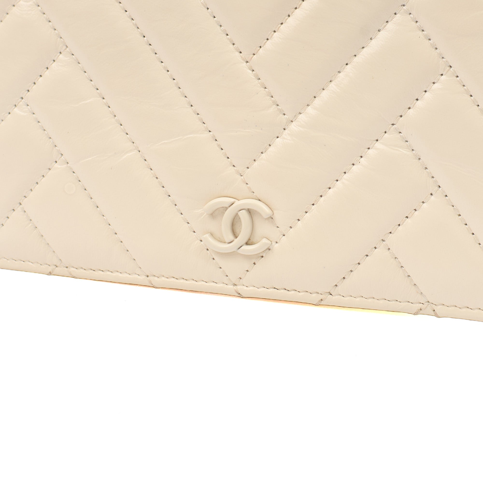 Chanel Cross Body Wallet on Chain in White, Crinkled Calfskin Leather