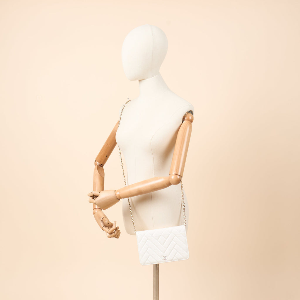 Chanel Cross Body Wallet on Chain in White, Crinkled Calfskin Leather