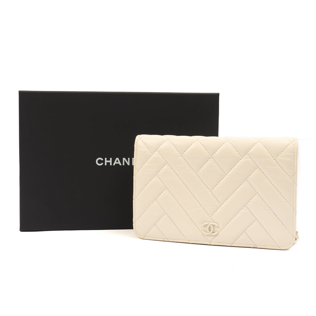 Chanel Cross Body Wallet on Chain in White, Crinkled Calfskin Leather