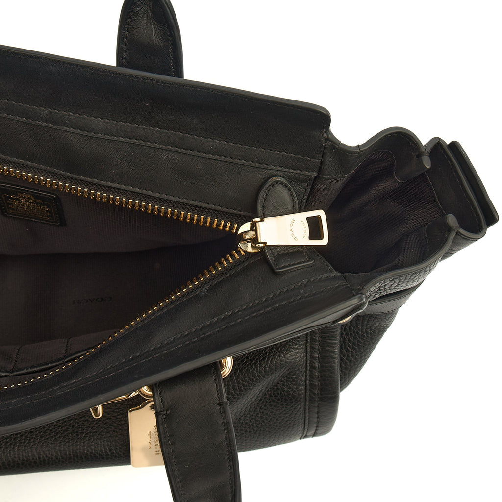Coach Tote Swagger in Black, Leather