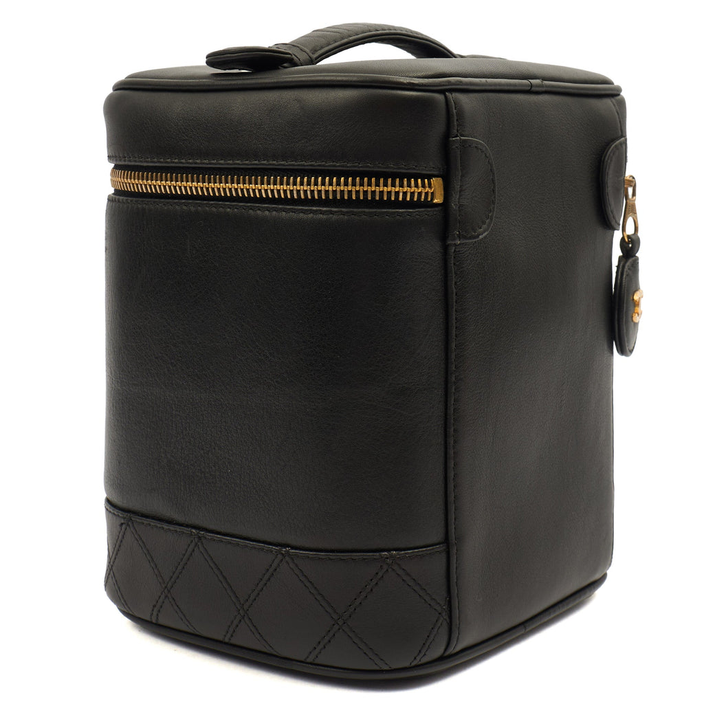 Chanel Cosmetic Bag Vanity Case in Black, Caviar Leather