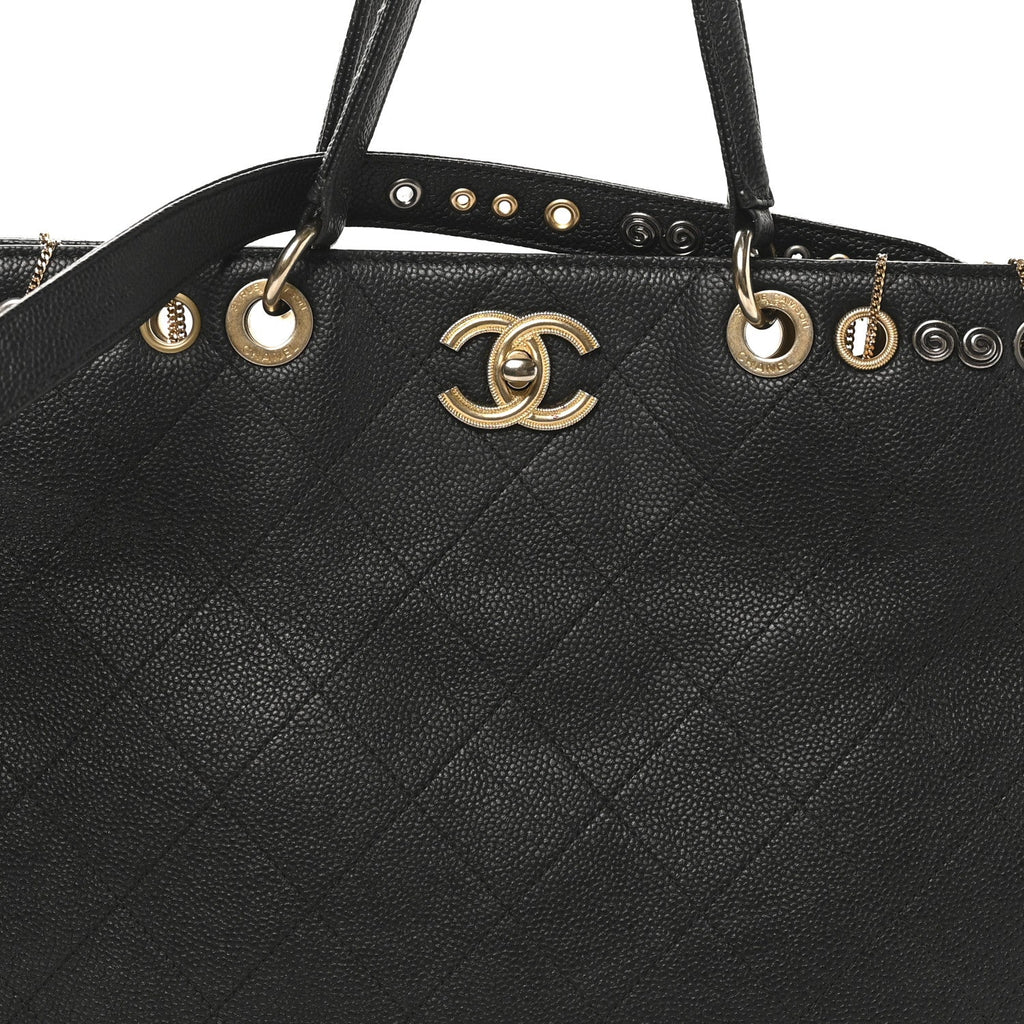 Caviar Quilted Grommet Embellished Piercing Chic Tote Bag Black