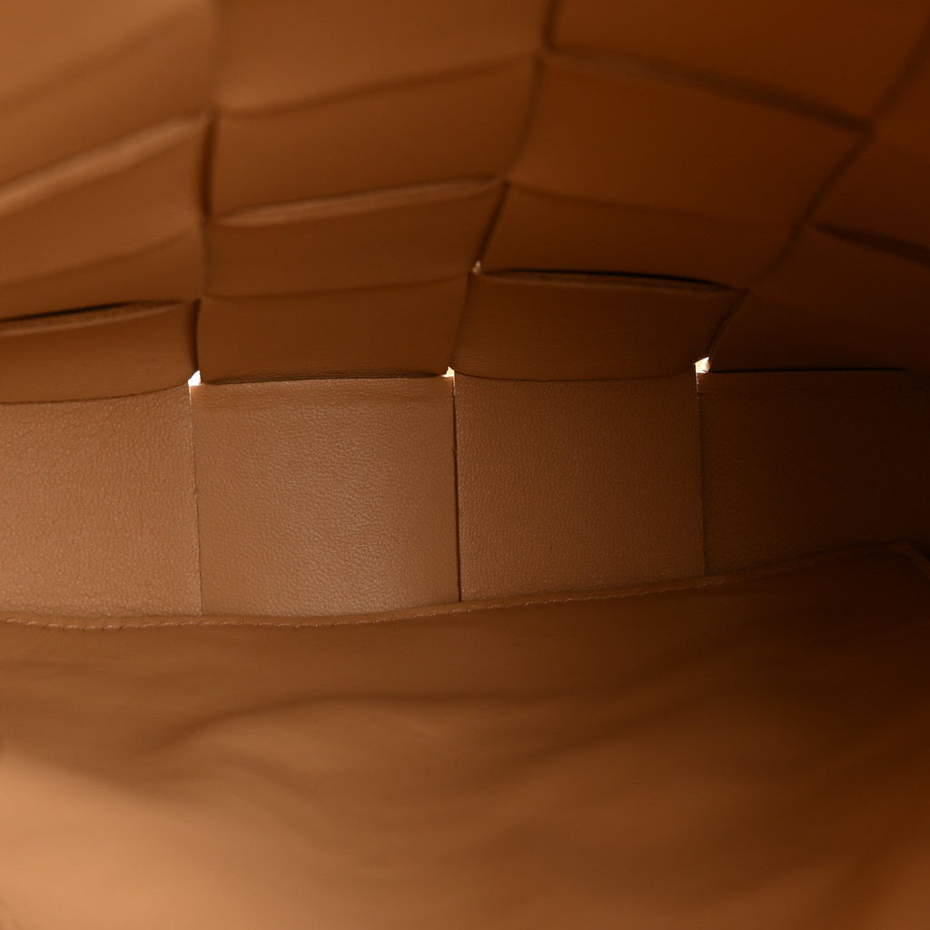 Lambskin Maxi Intrecciato Cassette Messenger Almond