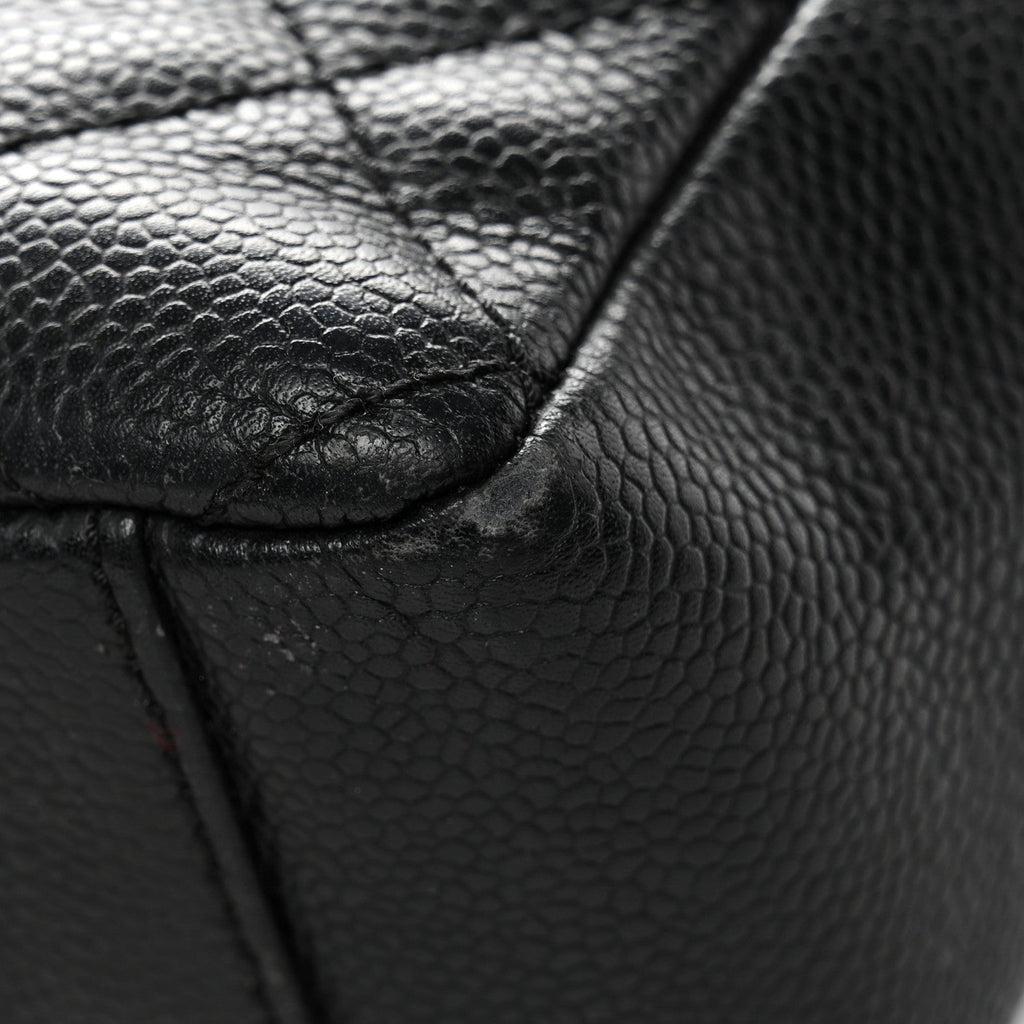 Caviar Quilted Petit Shopping Tote PST Black