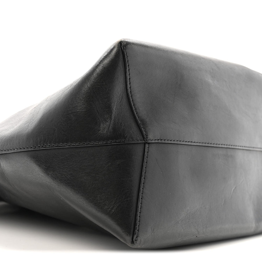 Vegetable Tanned Calfskin Bucket Bag Black Flamma