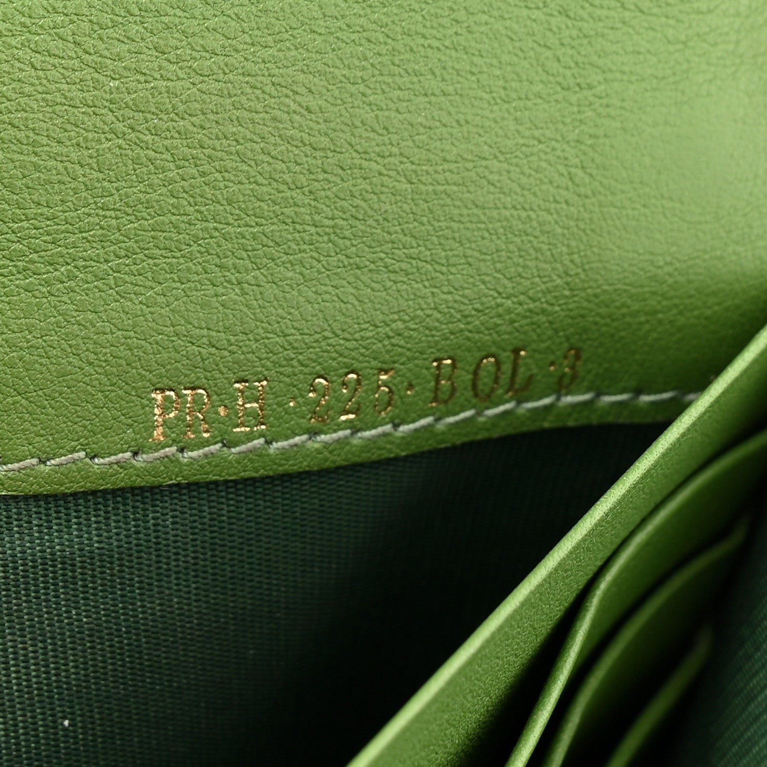 Calfskin Rockstud Wristlet Travel Wallet Green