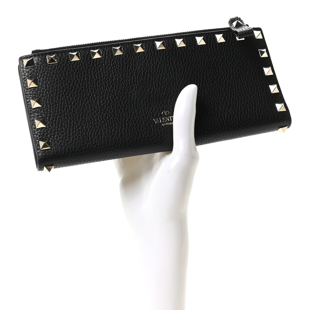Pebbled Calfskin Rockstud Continental Wallet Black