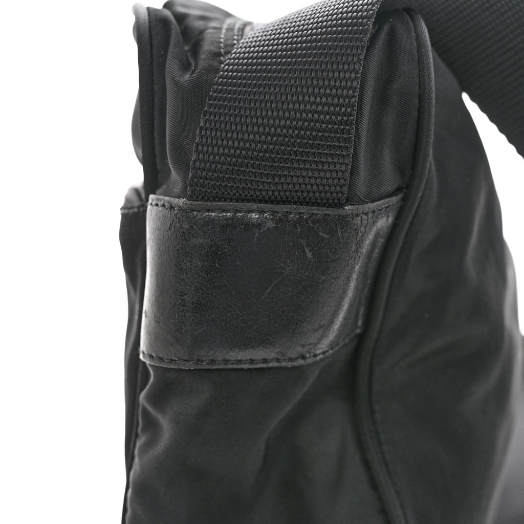 Nylon Vela Messenger Bag Black