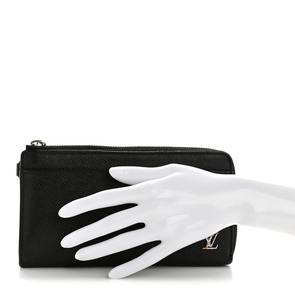 Taiga Dragonne Zippy Wallet Black
