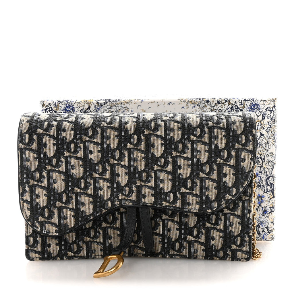 Oblique Saddle Chain Pouch Blue