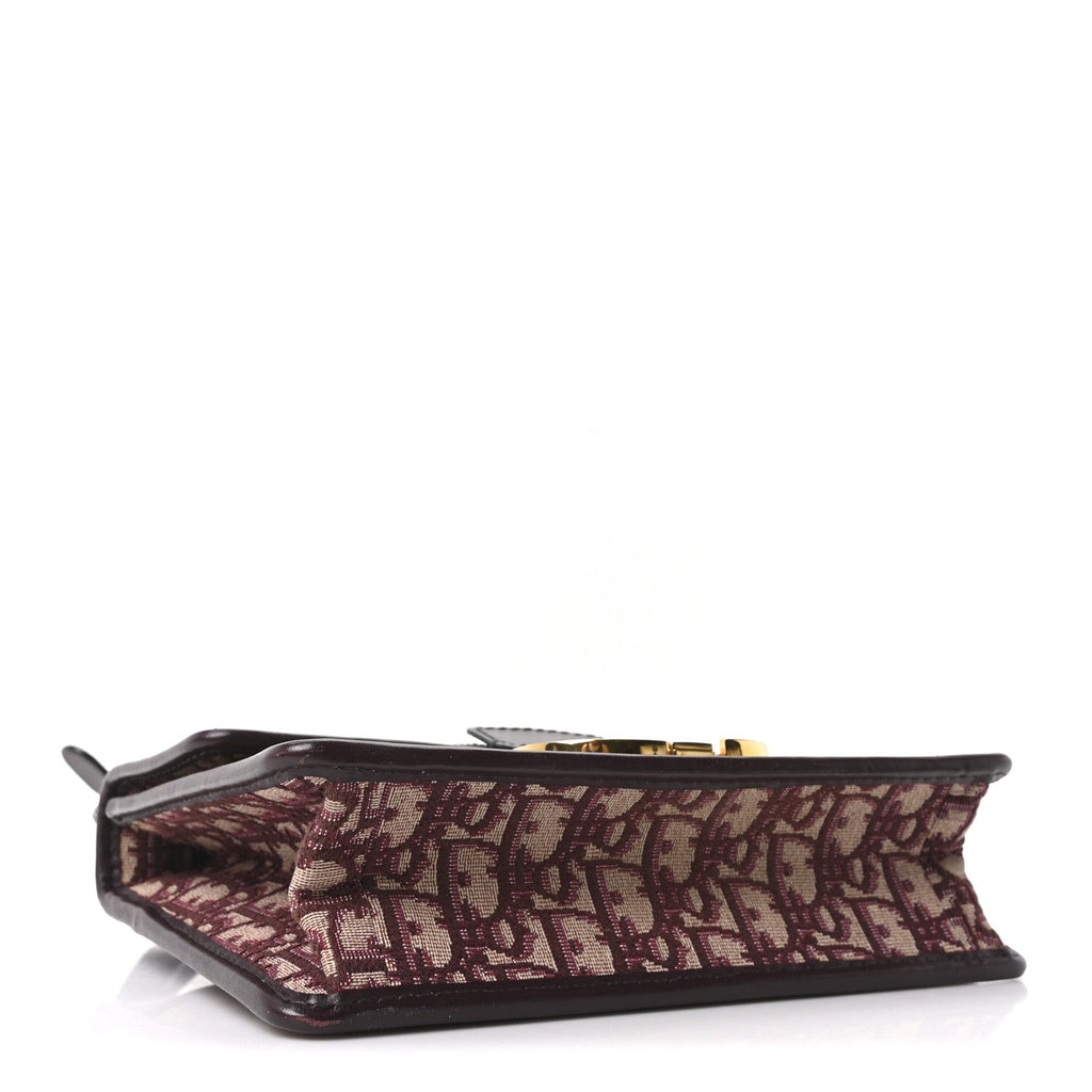Oblique 30 Montaigne Flap Bag Burgundy