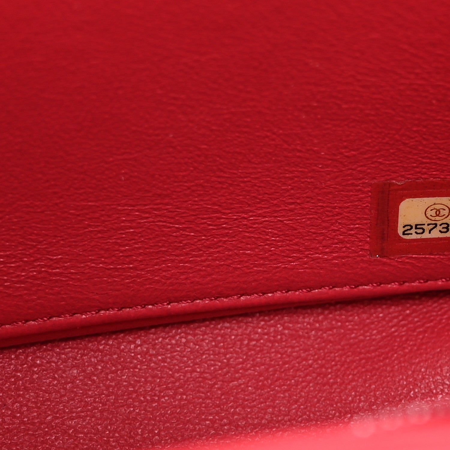 Caviar Quilted Medium Business Affinity Flap Red