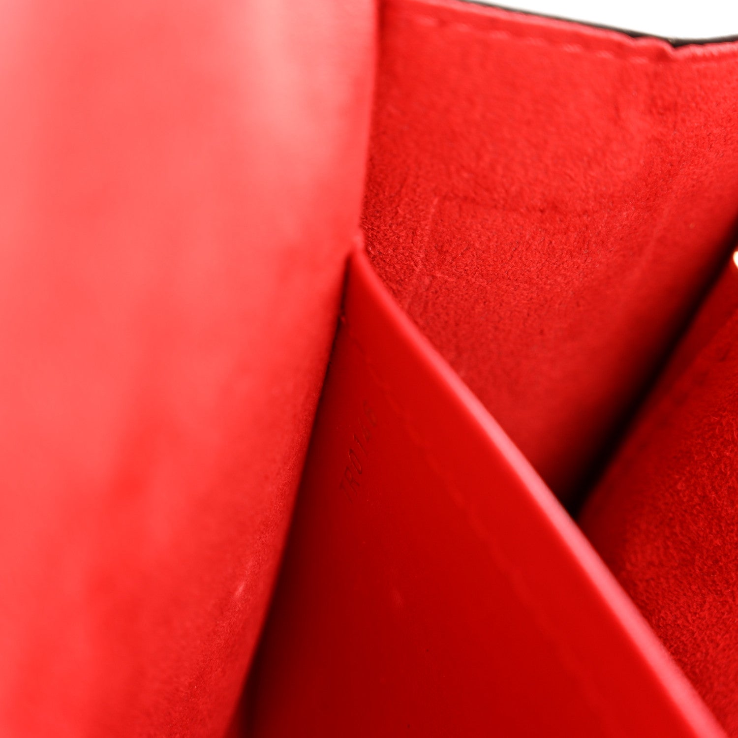 Calfskin Chain Louise MM Red