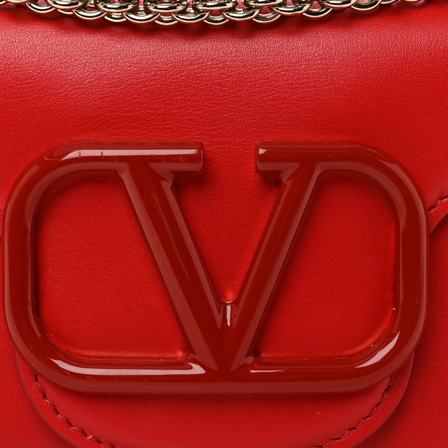 Calfskin Enamel Vlogo Small Loco Shoulder Bag Rouge Pur