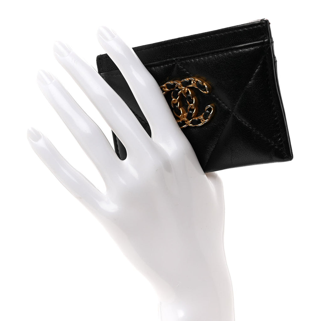 Lambskin Quilted Chanel 19  Holder Black