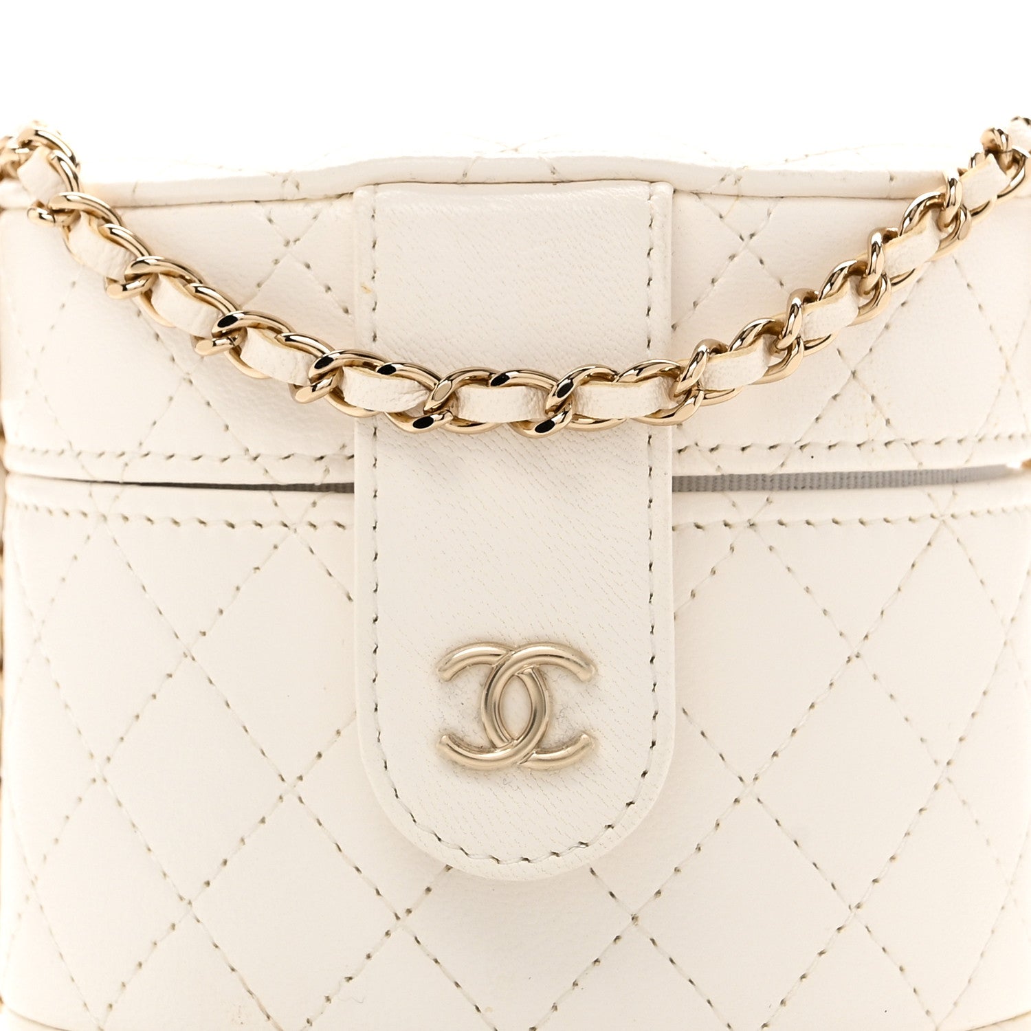Lambskin Quilted Round Mini Vanity Case With Chain White