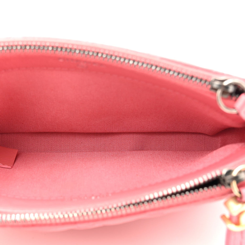 Aged Calfskin Quilted Small Gabrielle Clutch With Chain Pink