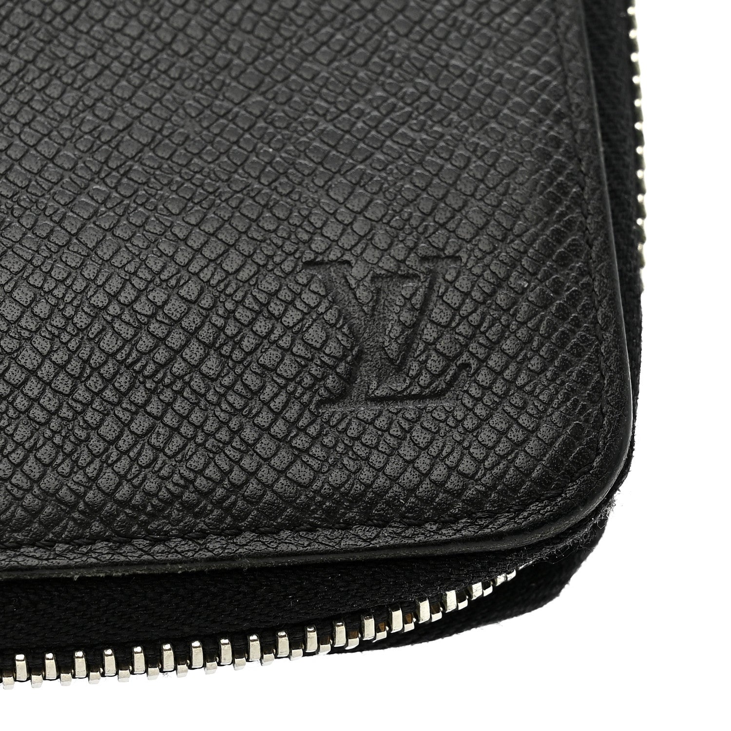 Taiga Vertical Zippy Wallet Black