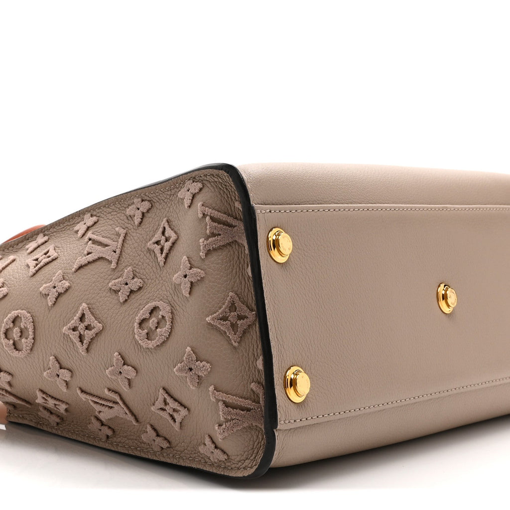 Calfskin Monogram Tufting On My Side Galet