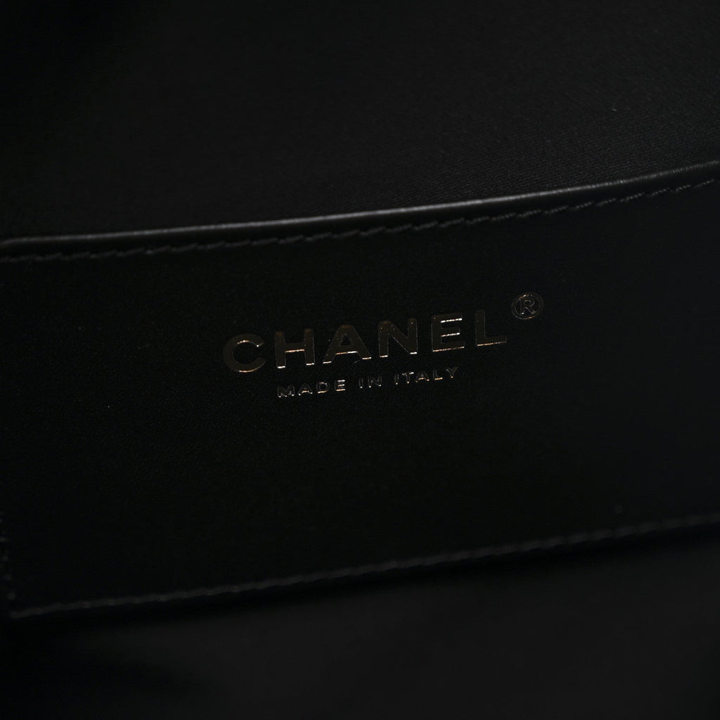 Caviar Quilted Medium Chanel 25 Handbag Black