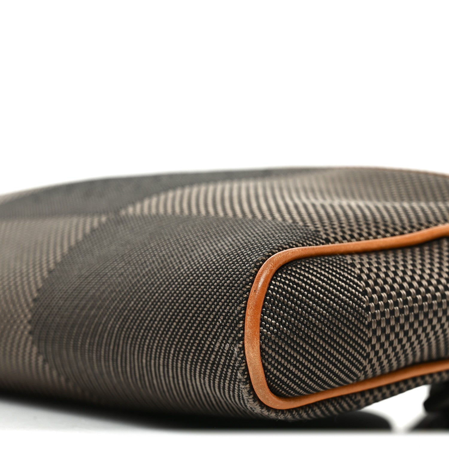 Damier Geant Acrobat Terre