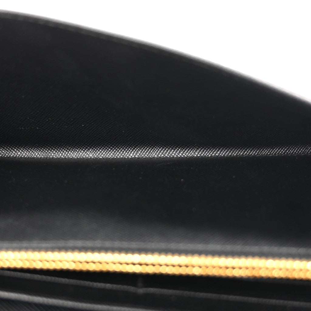 Saffiano Metal Oro Chain Wallet Black