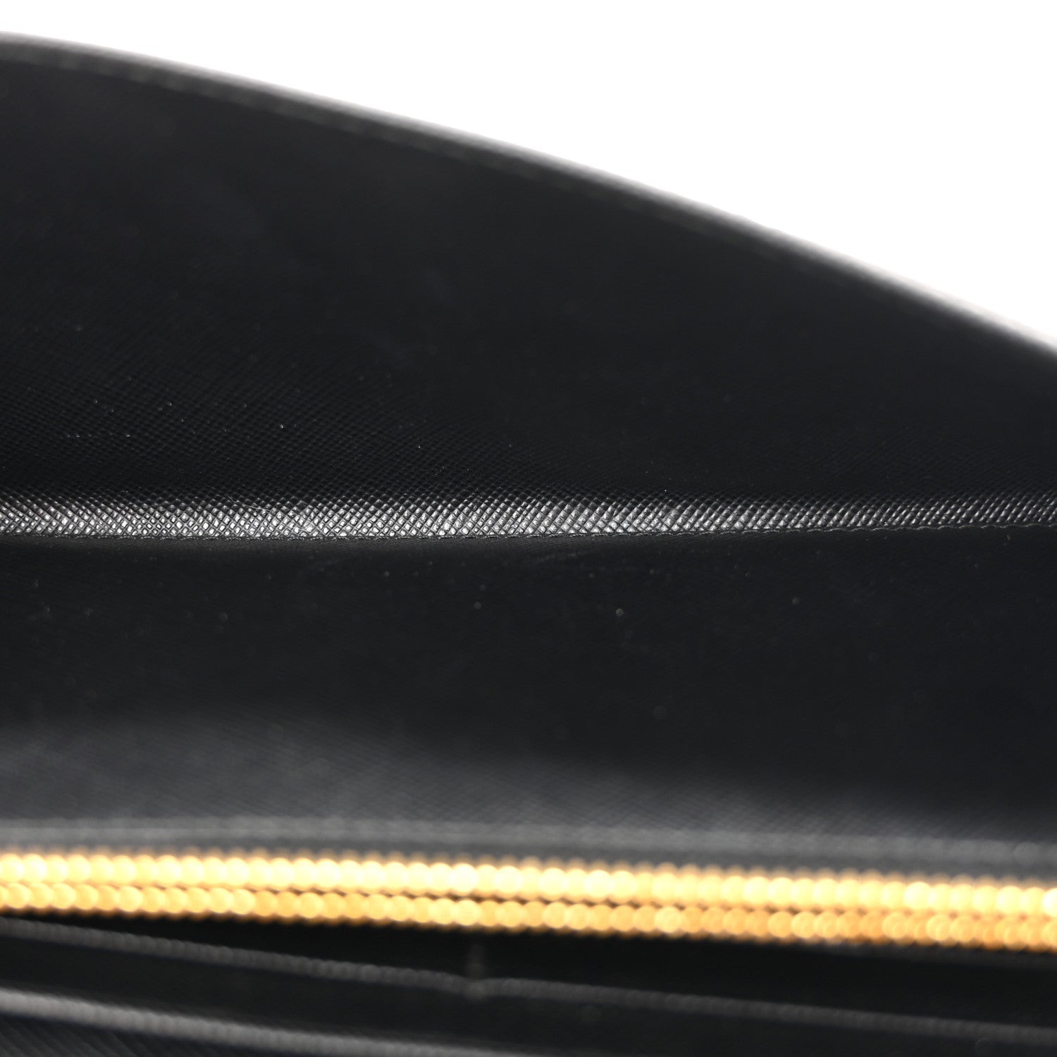 Saffiano Metal Oro Chain Wallet Black
