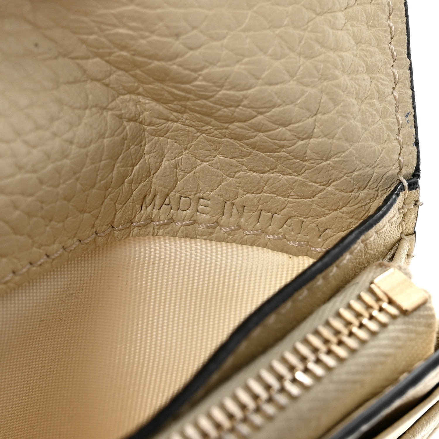Calfskin Rockstud Bi-Fold  Holder Ivory