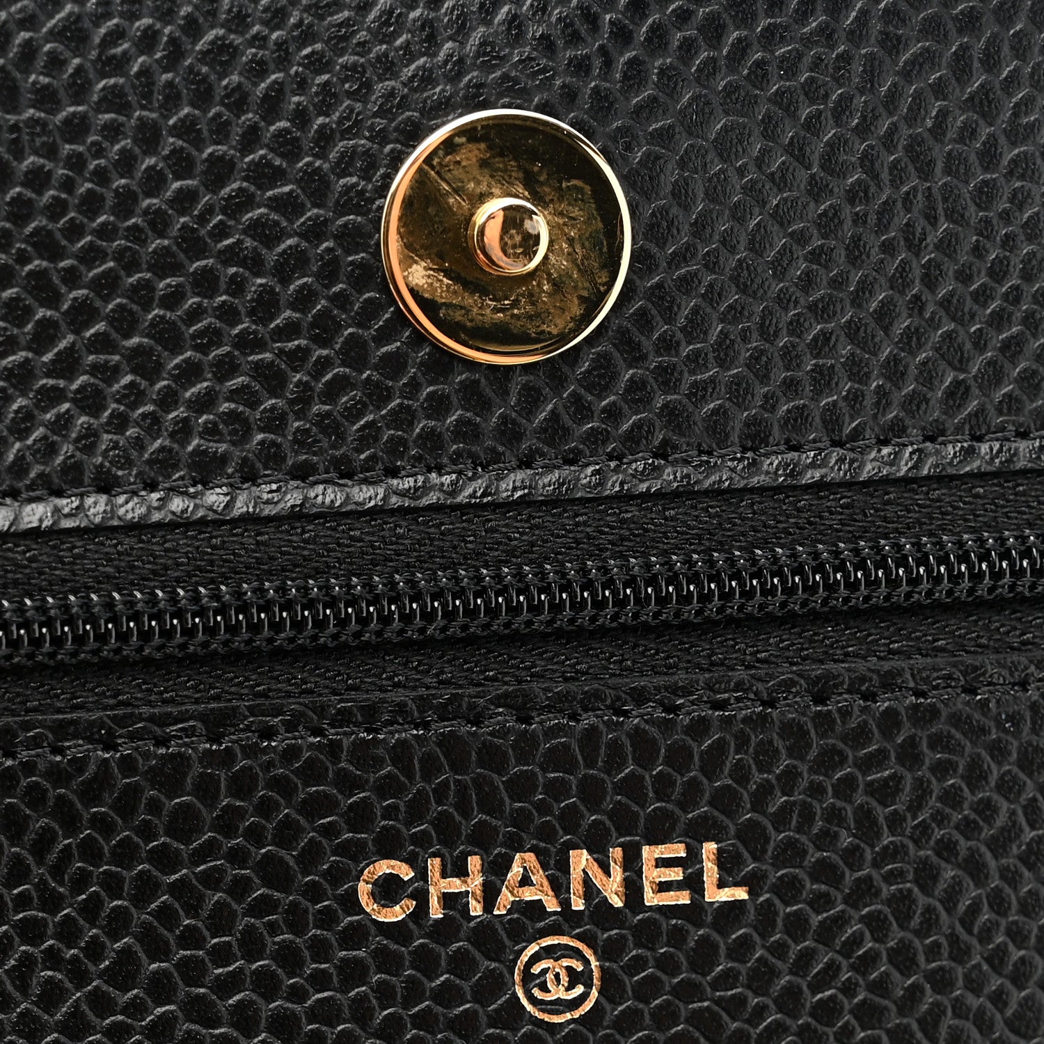 Caviar Quilted Wallet on Chain WOC Black