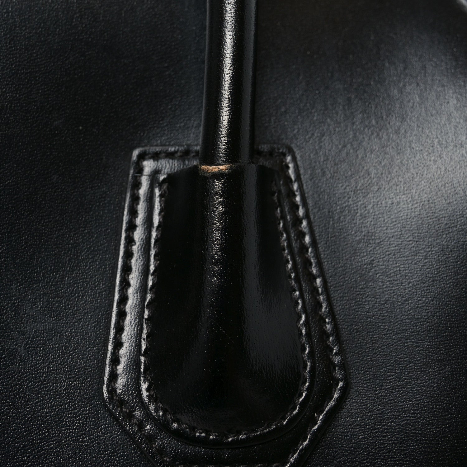 Shiny Lord Calfskin Medium Antigona Black