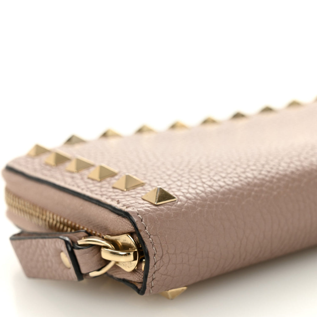 Pebbled Calfskin Rockstud Zip Around Wallet Poudre