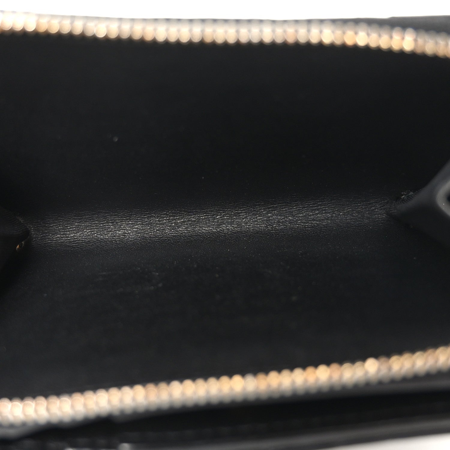 Grained Calfskin Supple Cannage Caro Scarlet Zipped Wallet Black