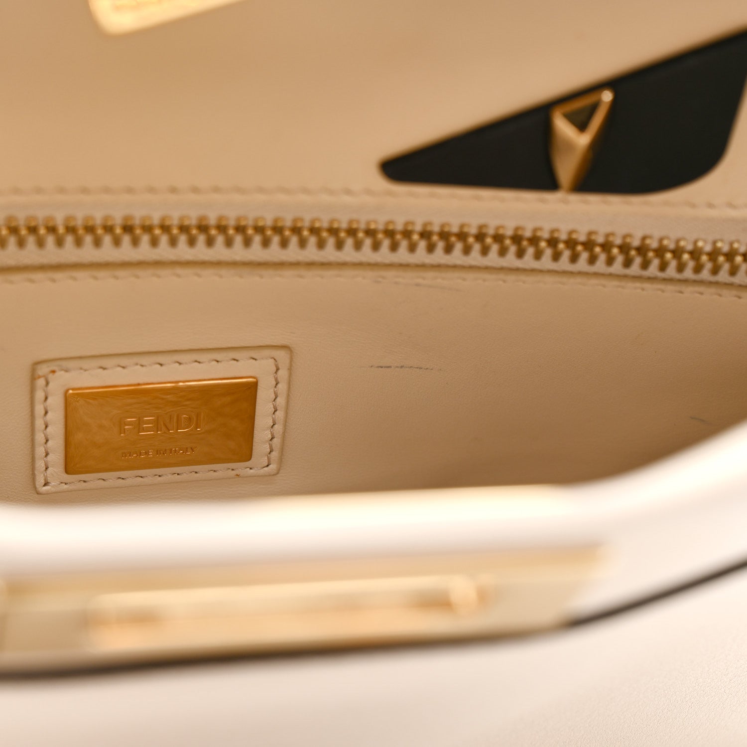 Vitello Seta Snakeskin Monster Eyes Medium Peekaboo Iconic Satchel  Amido Sand Black